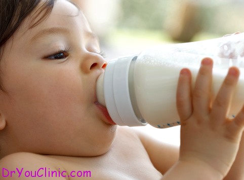 چه زمان مناسب است کودک را از شیر بگیریم